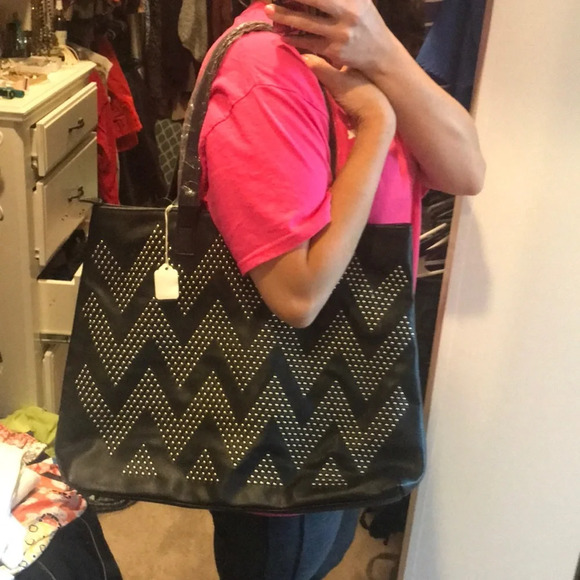 NEW Black and gold studded boutique purse tote - Picture 7 of 7